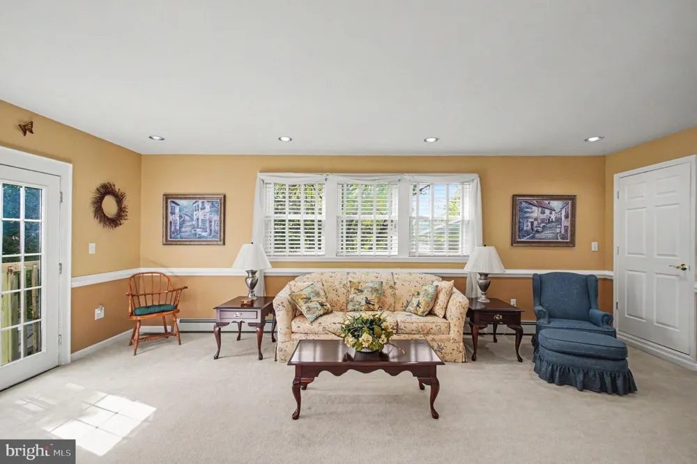 14337 BELLEVILLE AVENUE Woodbridge, VA 22193