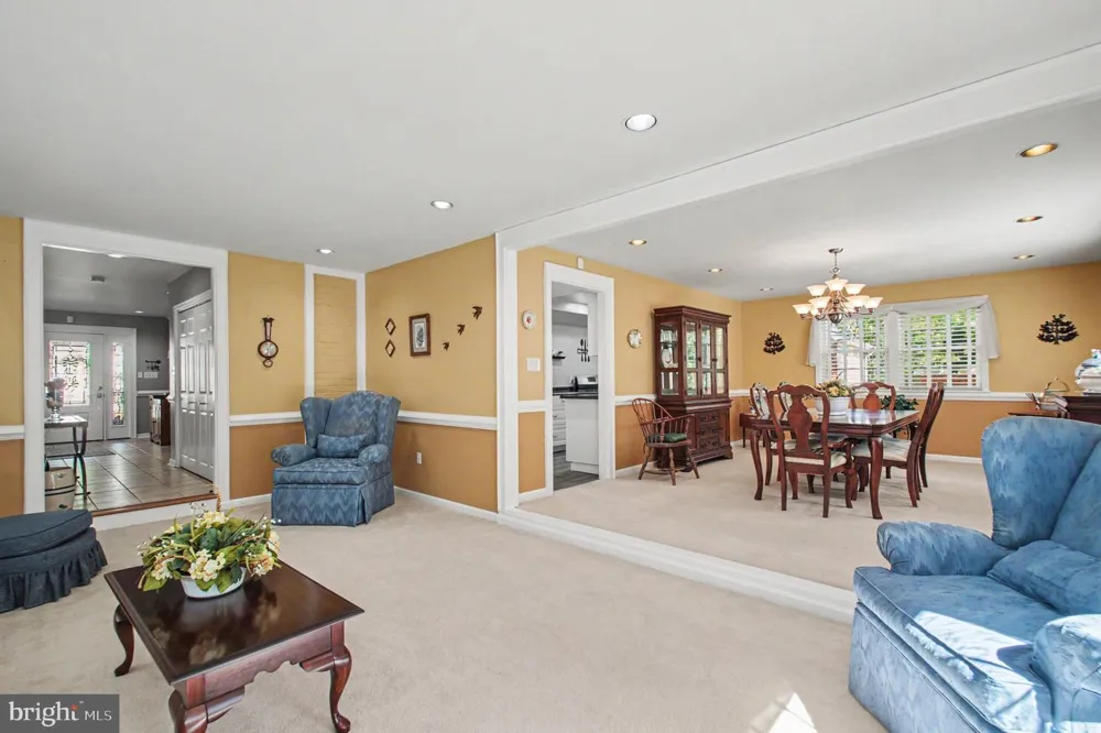 14337 BELLEVILLE AVENUE Woodbridge, VA 22193