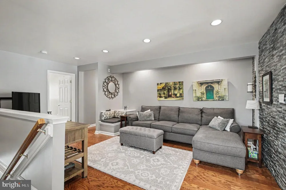 14337 BELLEVILLE AVENUE Woodbridge, VA 22193