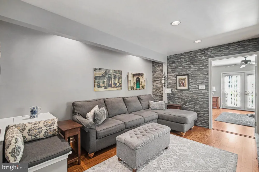 14337 BELLEVILLE AVENUE Woodbridge, VA 22193