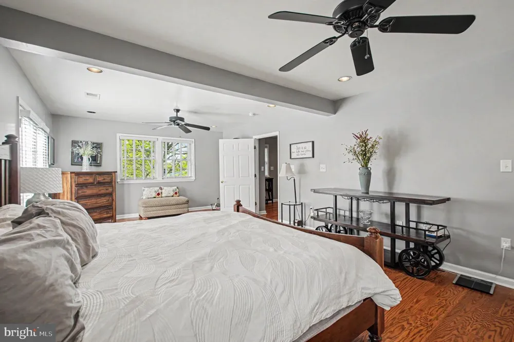 14337 BELLEVILLE AVENUE Woodbridge, VA 22193
