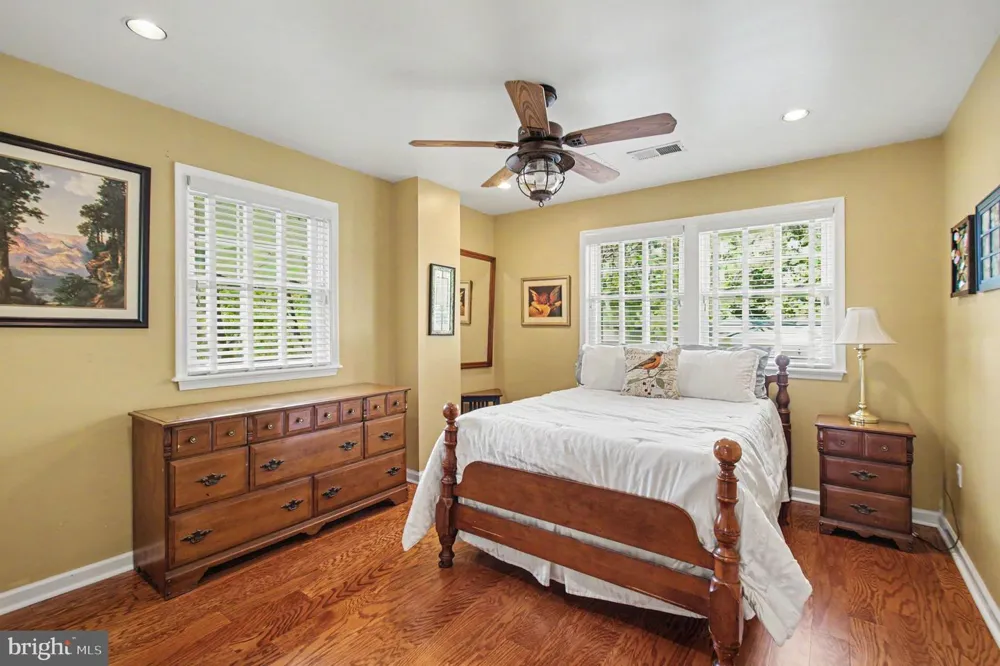 14337 BELLEVILLE AVENUE Woodbridge, VA 22193