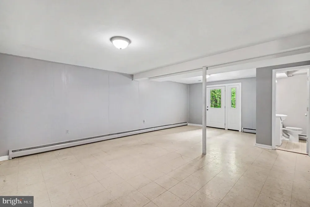 14337 BELLEVILLE AVENUE Woodbridge, VA 22193
