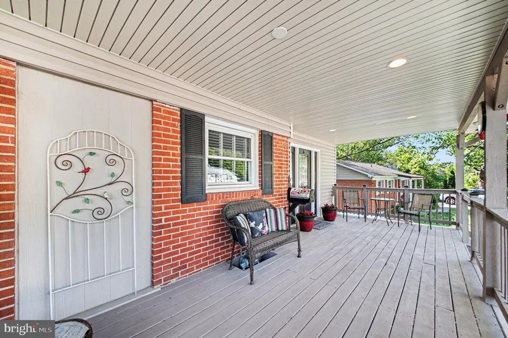 14337 BELLEVILLE AVENUE Woodbridge, VA 22193