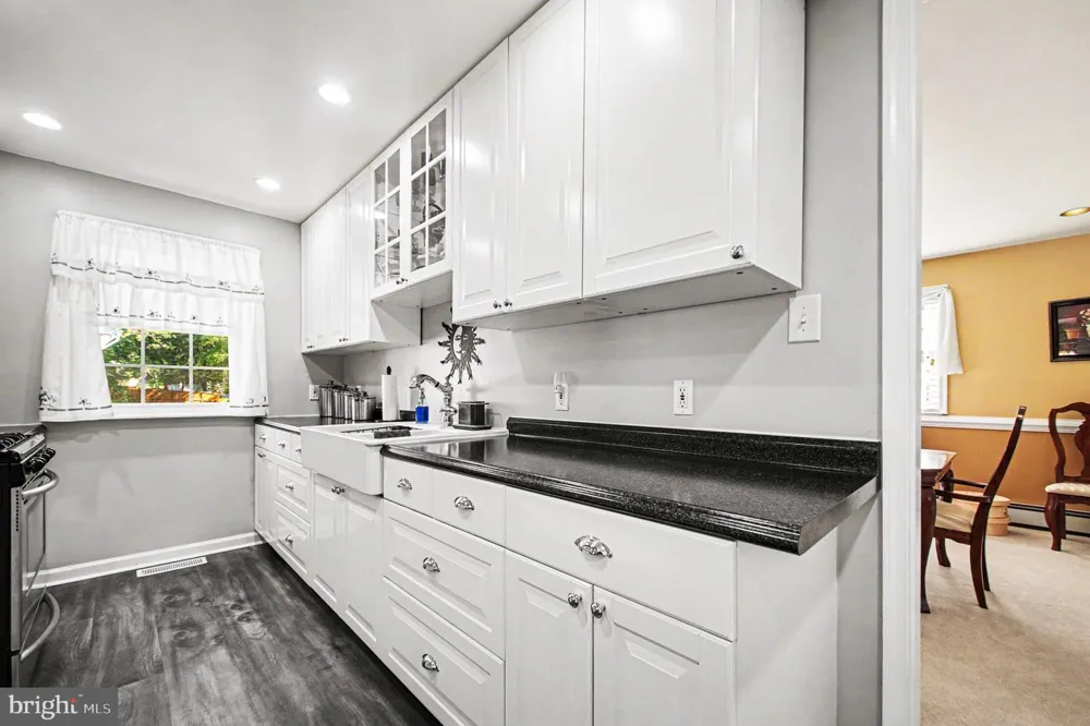 14337 BELLEVILLE AVENUE Woodbridge, VA 22193