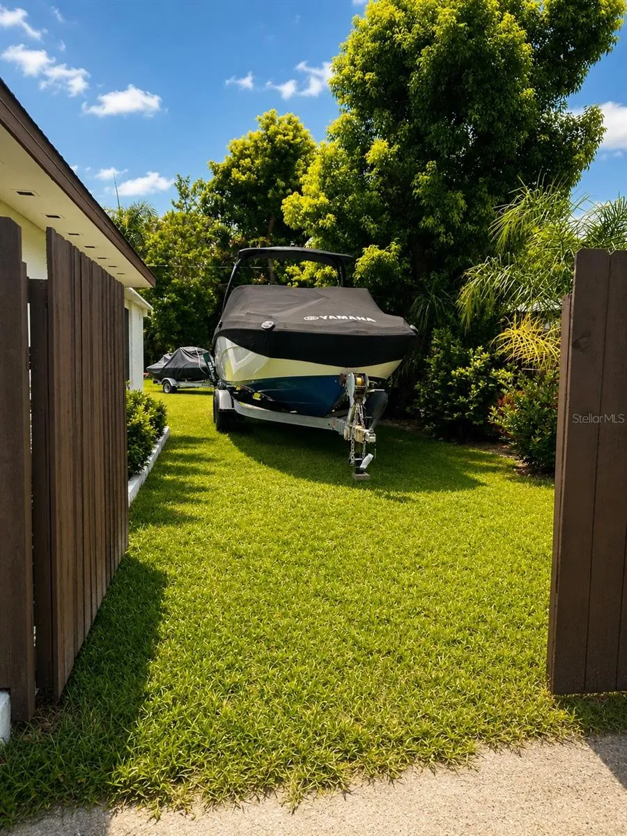 1712 INDIAN ROCKS ROAD Belleair, FL 33756