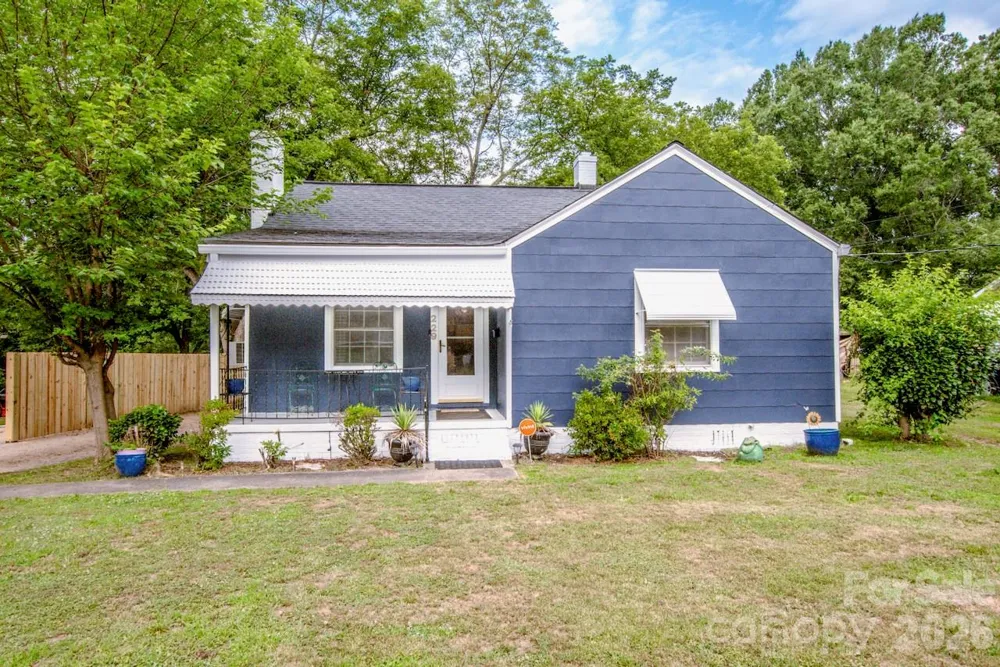 229 E Mcneely Avenue Mooresville, NC 28115