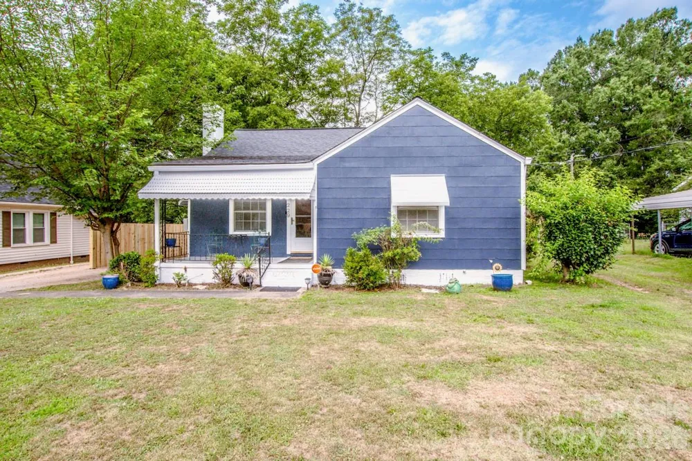 229 E Mcneely Avenue Mooresville, NC 28115