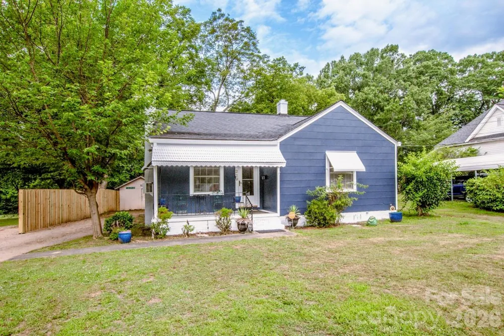 229 E Mcneely Avenue Mooresville, NC 28115