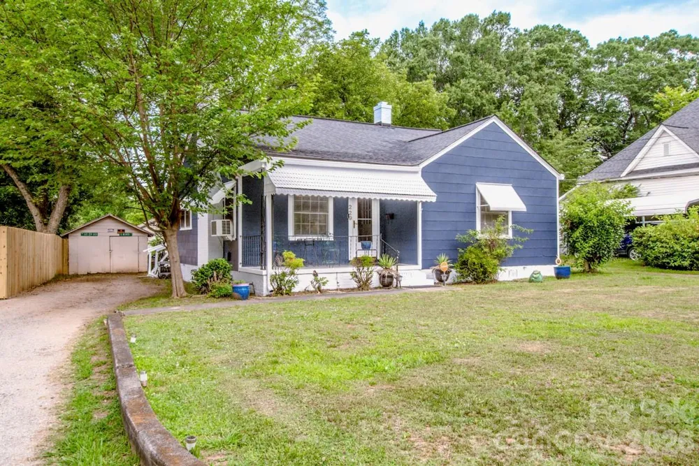 229 E Mcneely Avenue Mooresville, NC 28115