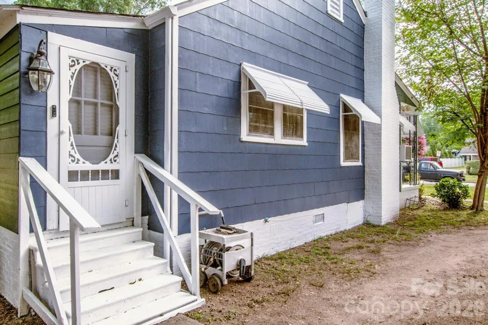 229 E Mcneely Avenue Mooresville, NC 28115