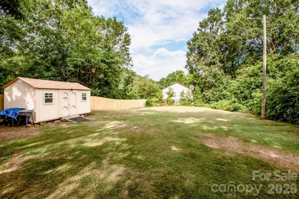 229 E Mcneely Avenue Mooresville, NC 28115