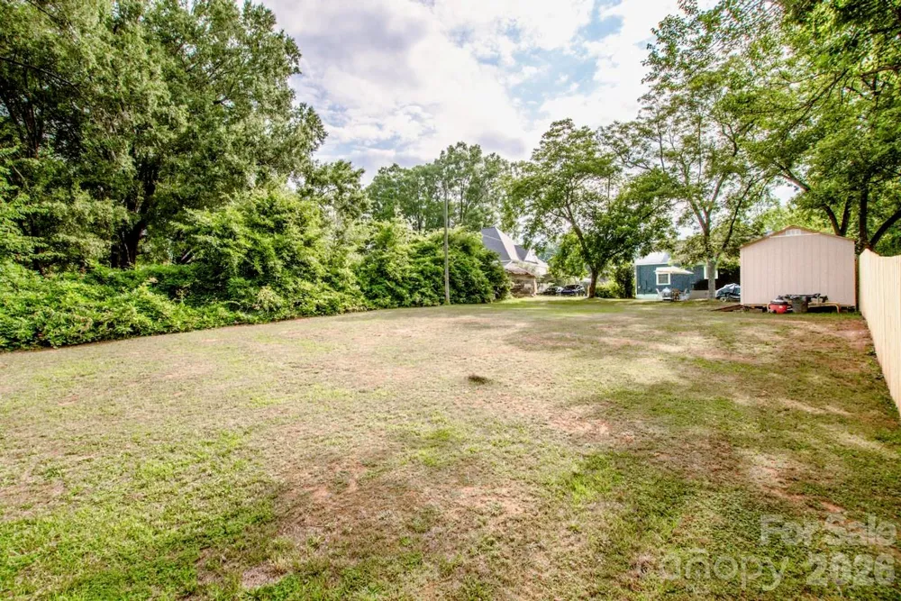 229 E Mcneely Avenue Mooresville, NC 28115
