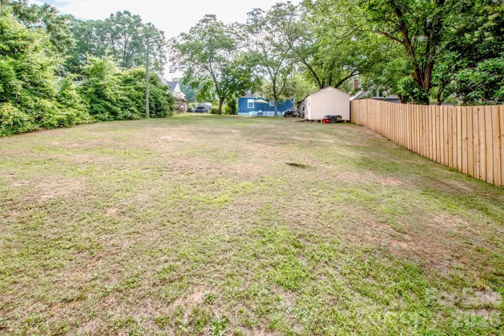 229 E Mcneely Avenue Mooresville, NC 28115