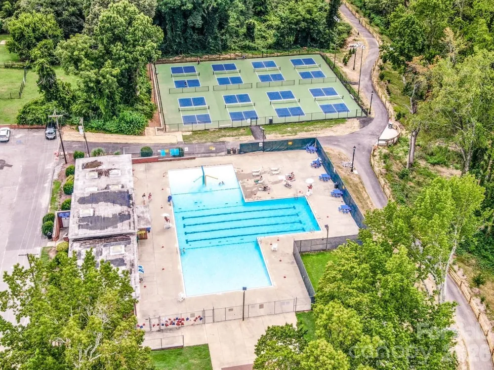 229 E Mcneely Avenue Mooresville, NC 28115