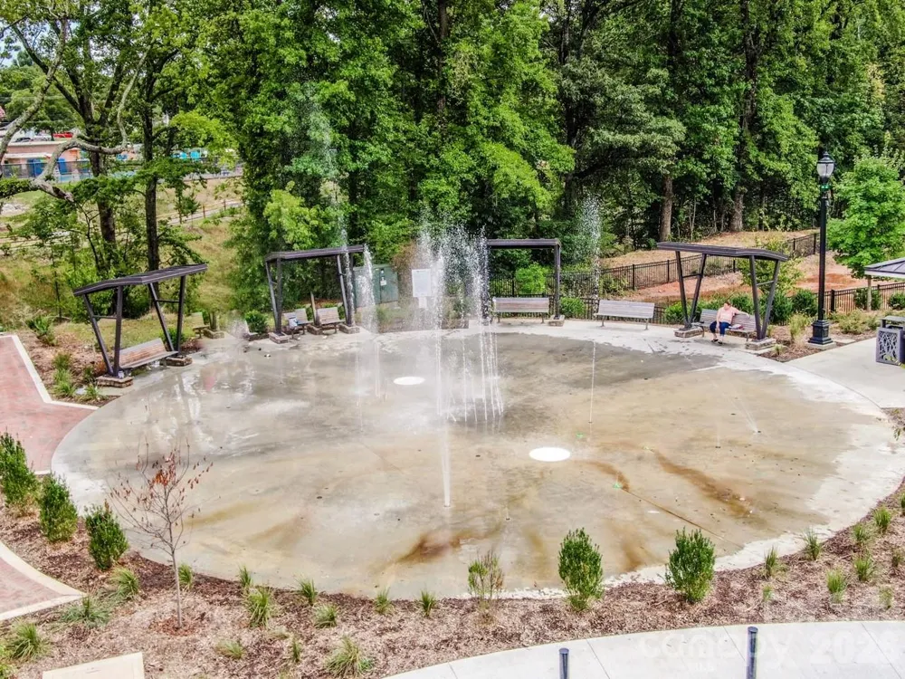 229 E Mcneely Avenue Mooresville, NC 28115