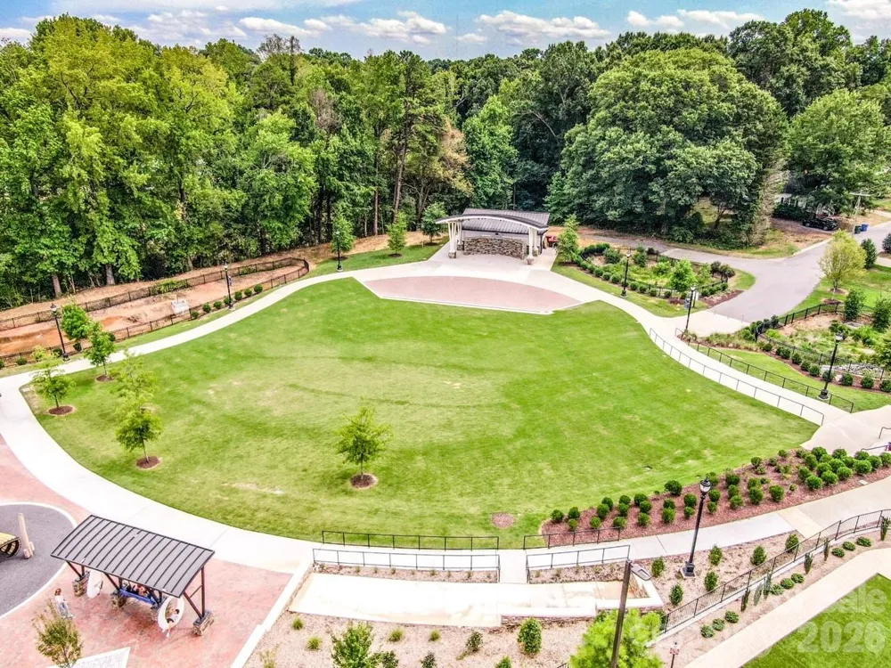 229 E Mcneely Avenue Mooresville, NC 28115