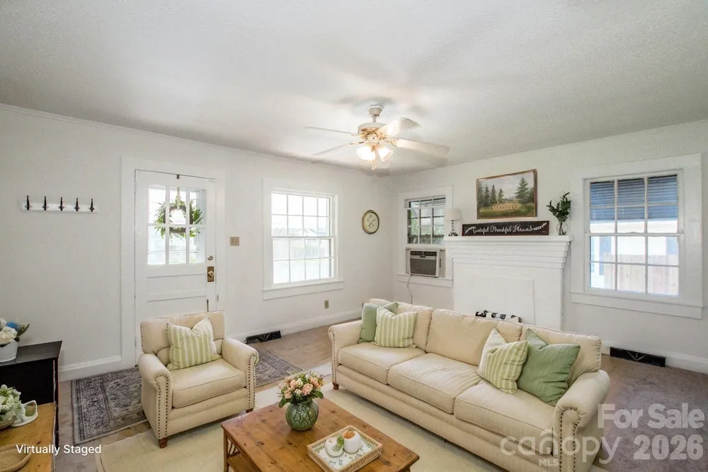 229 E Mcneely Avenue Mooresville, NC 28115
