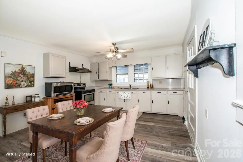 229 E Mcneely Avenue Mooresville, NC 28115