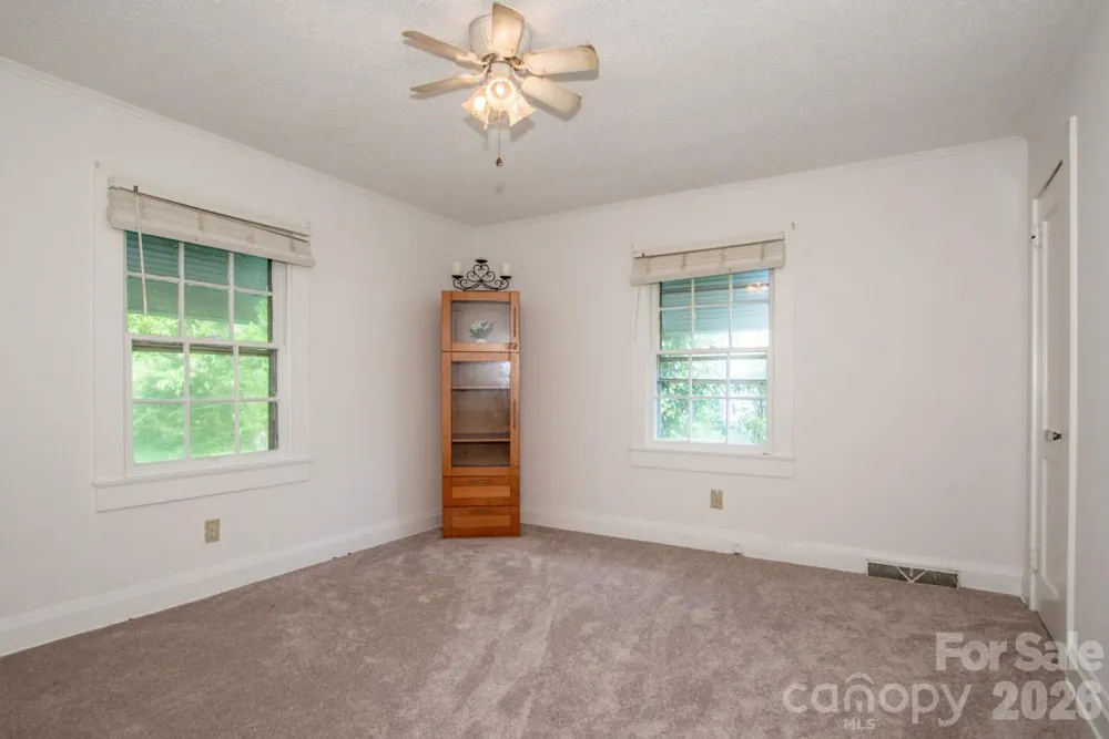 229 E Mcneely Avenue Mooresville, NC 28115
