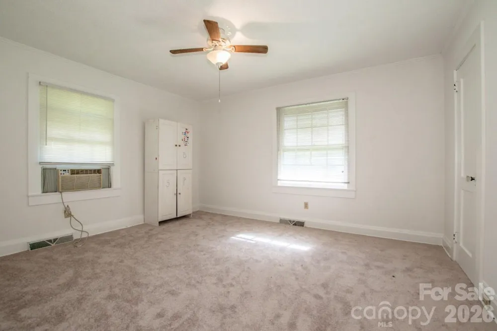 229 E Mcneely Avenue Mooresville, NC 28115