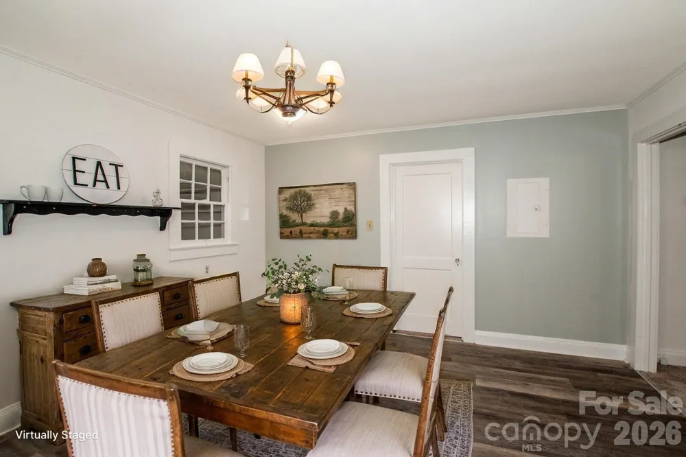 229 E Mcneely Avenue Mooresville, NC 28115