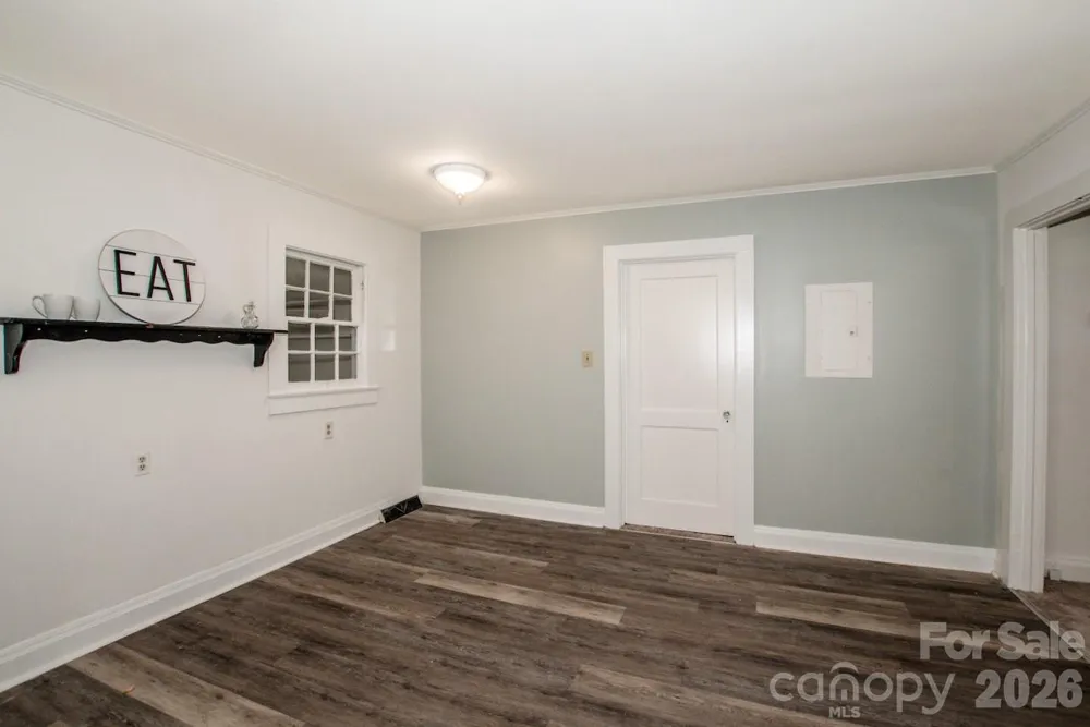 229 E Mcneely Avenue Mooresville, NC 28115