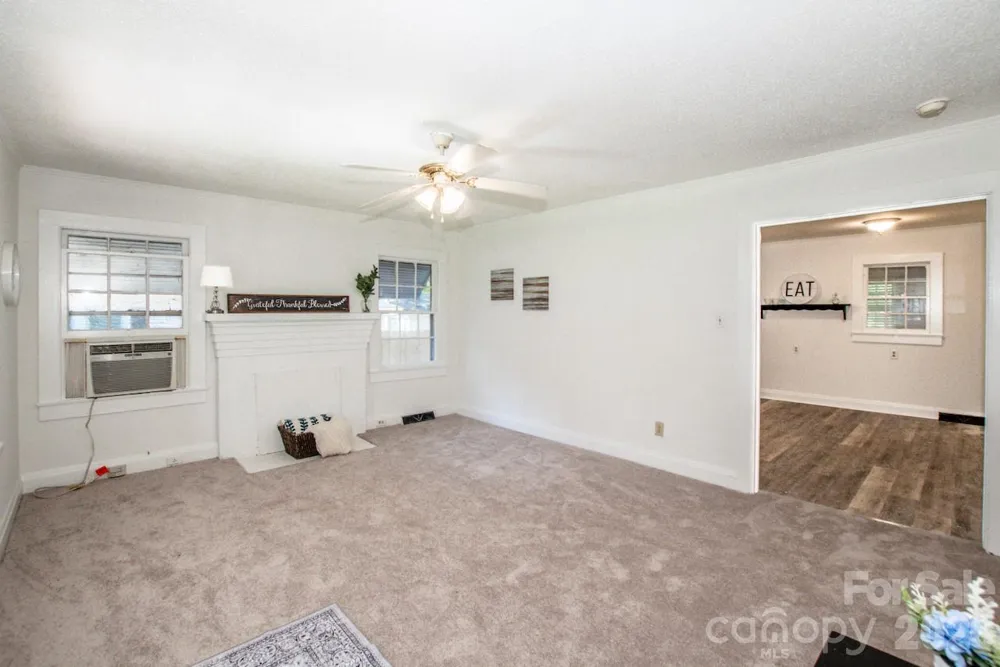 229 E Mcneely Avenue Mooresville, NC 28115