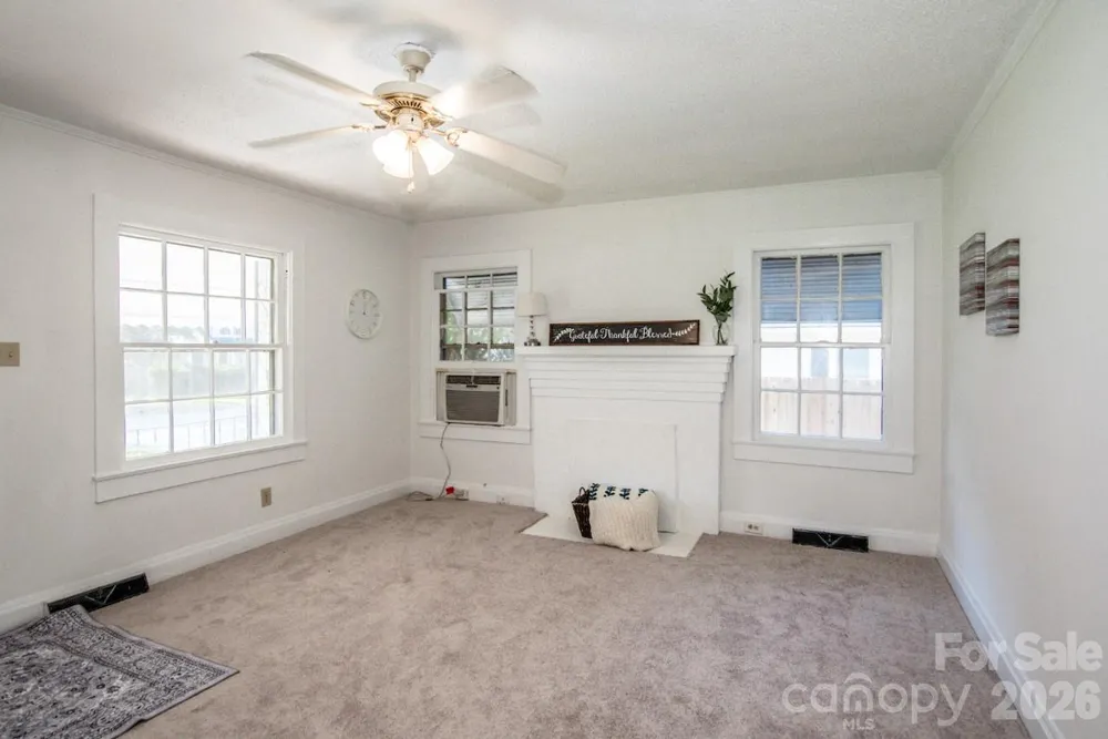 229 E Mcneely Avenue Mooresville, NC 28115