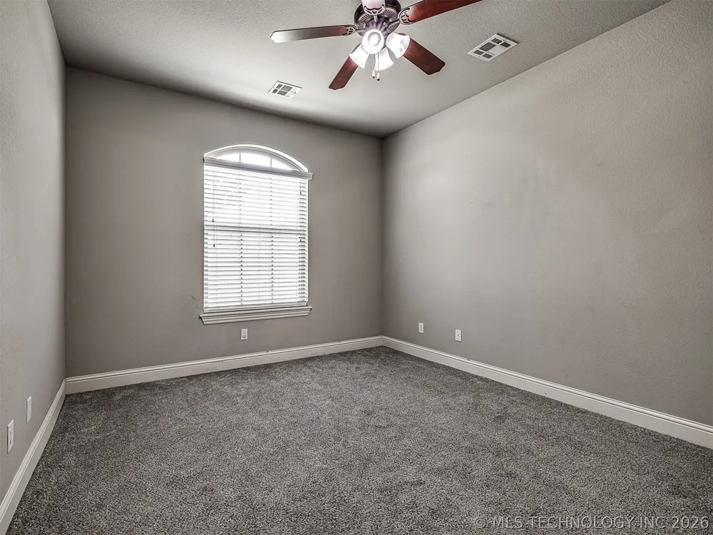 5507 Nottingham Place Bartlesville, OK 74006
