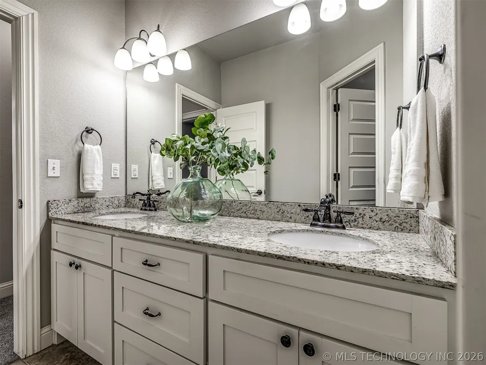 5507 Nottingham Place Bartlesville, OK 74006
