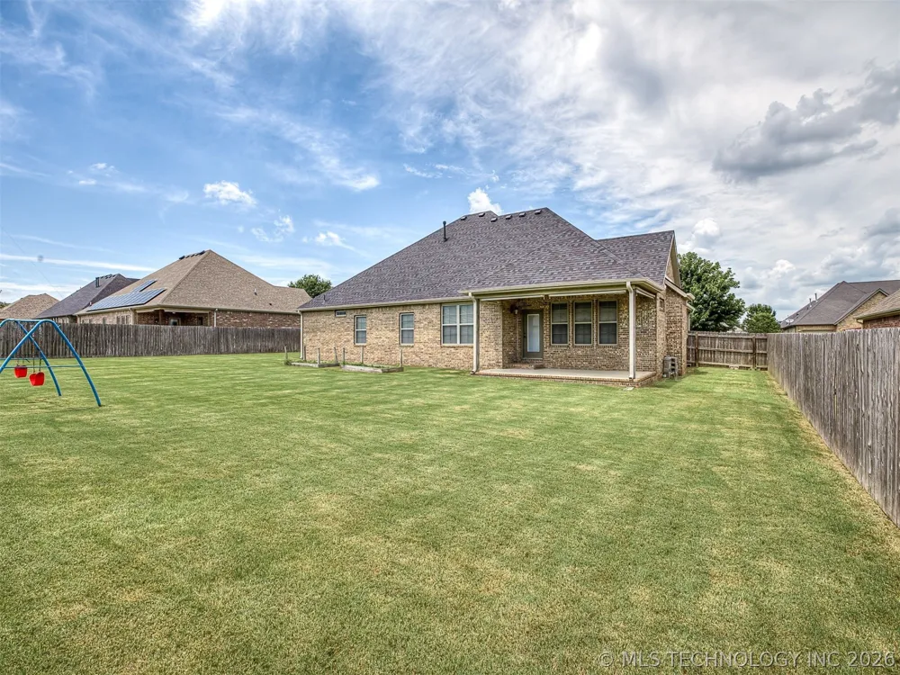 5507 Nottingham Place Bartlesville, OK 74006