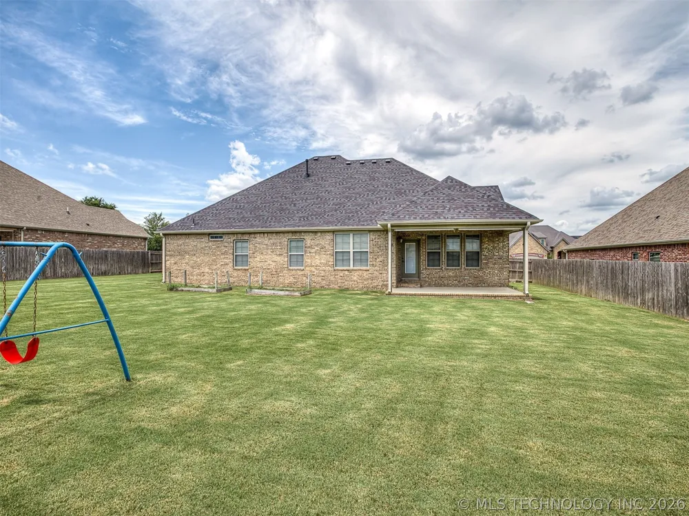 5507 Nottingham Place Bartlesville, OK 74006