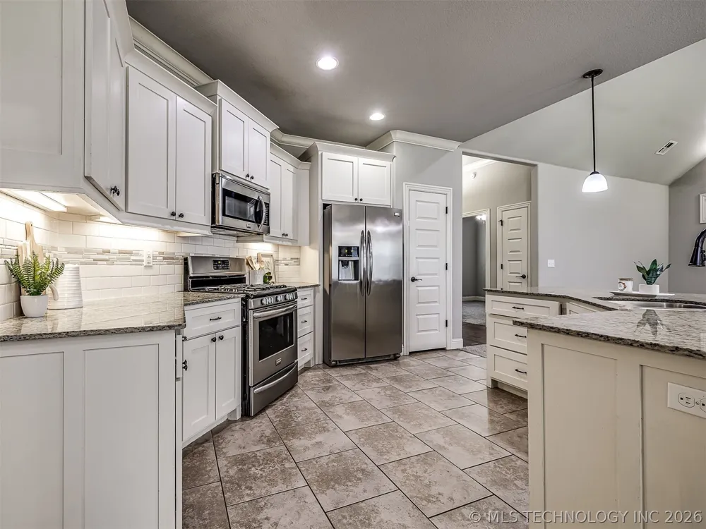 5507 Nottingham Place Bartlesville, OK 74006