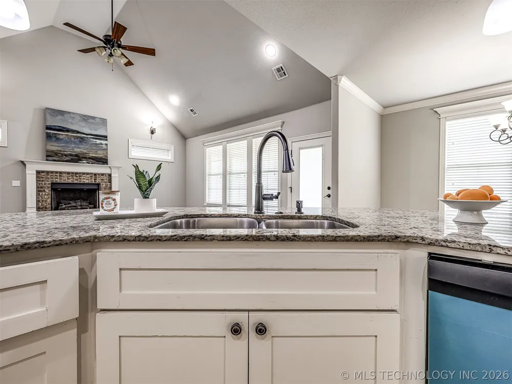 5507 Nottingham Place Bartlesville, OK 74006