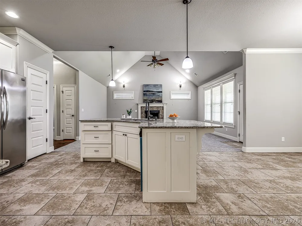 5507 Nottingham Place Bartlesville, OK 74006