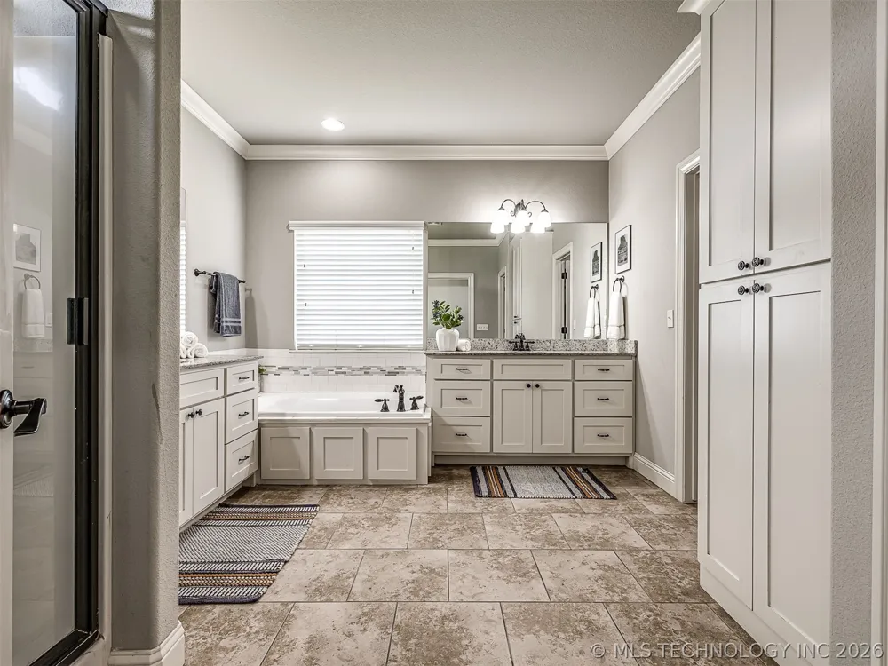 5507 Nottingham Place Bartlesville, OK 74006