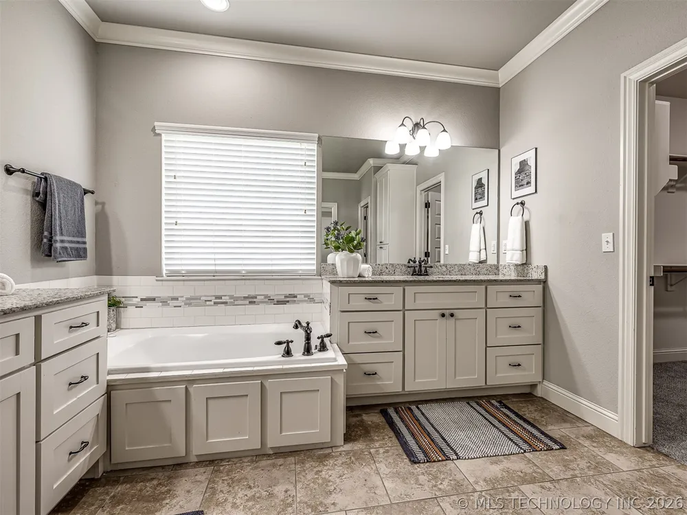 5507 Nottingham Place Bartlesville, OK 74006