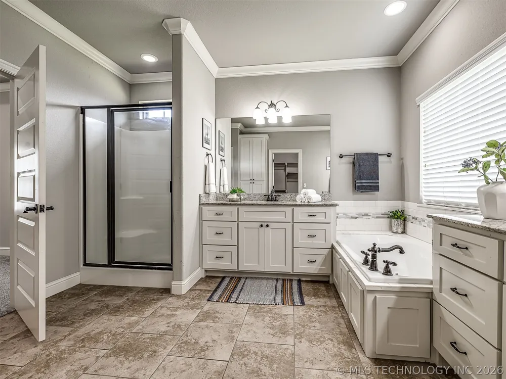 5507 Nottingham Place Bartlesville, OK 74006