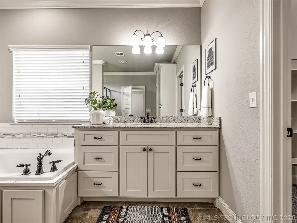 5507 Nottingham Place Bartlesville, OK 74006