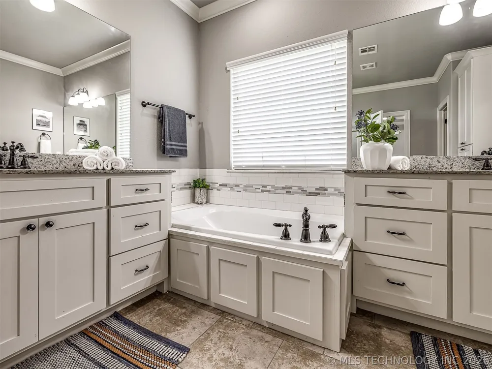 5507 Nottingham Place Bartlesville, OK 74006