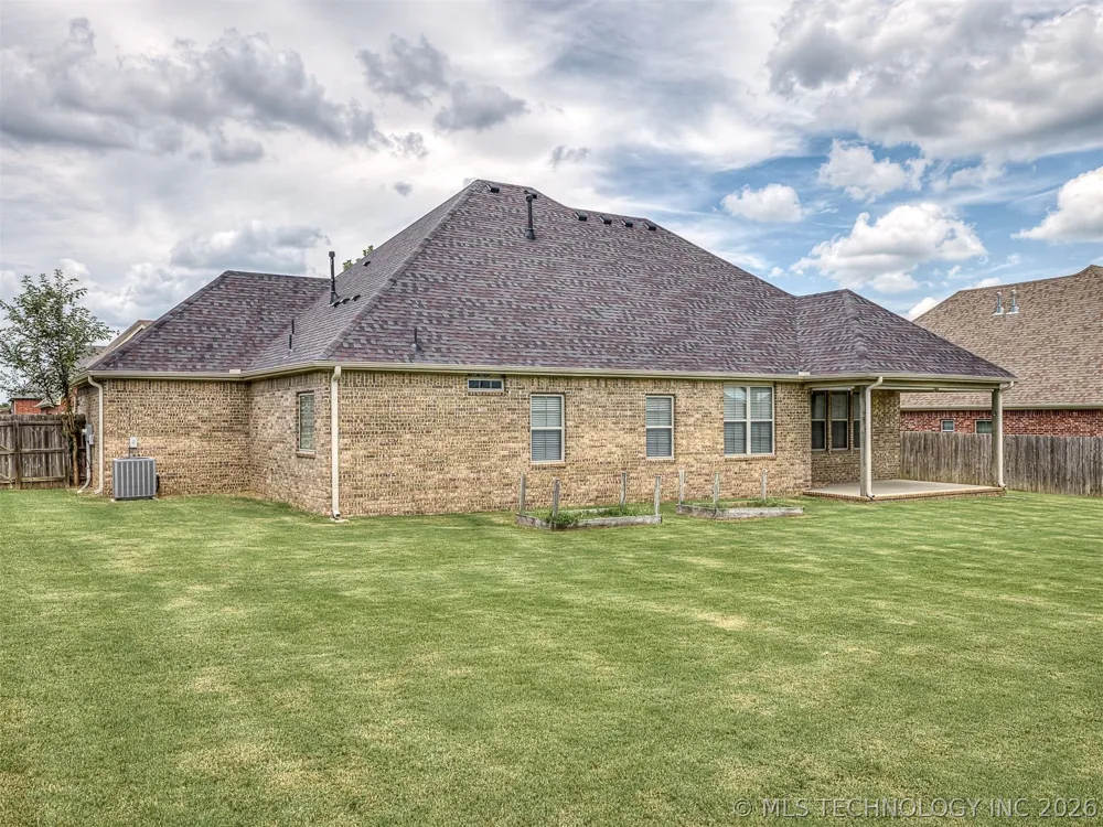 5507 Nottingham Place Bartlesville, OK 74006