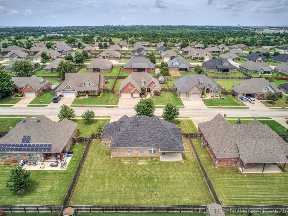 5507 Nottingham Place Bartlesville, OK 74006