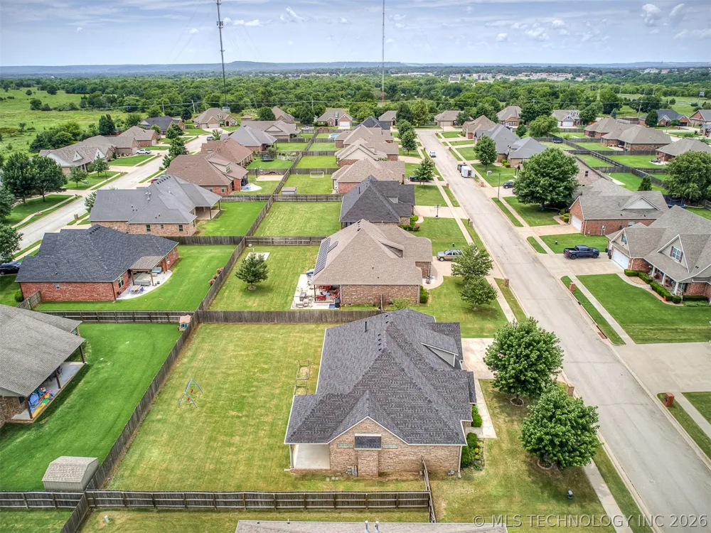5507 Nottingham Place Bartlesville, OK 74006