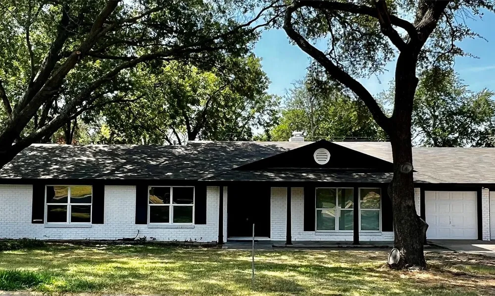 8117 Rush Street Benbrook, TX 76116