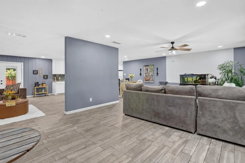 8117 Rush Street Benbrook, TX 76116