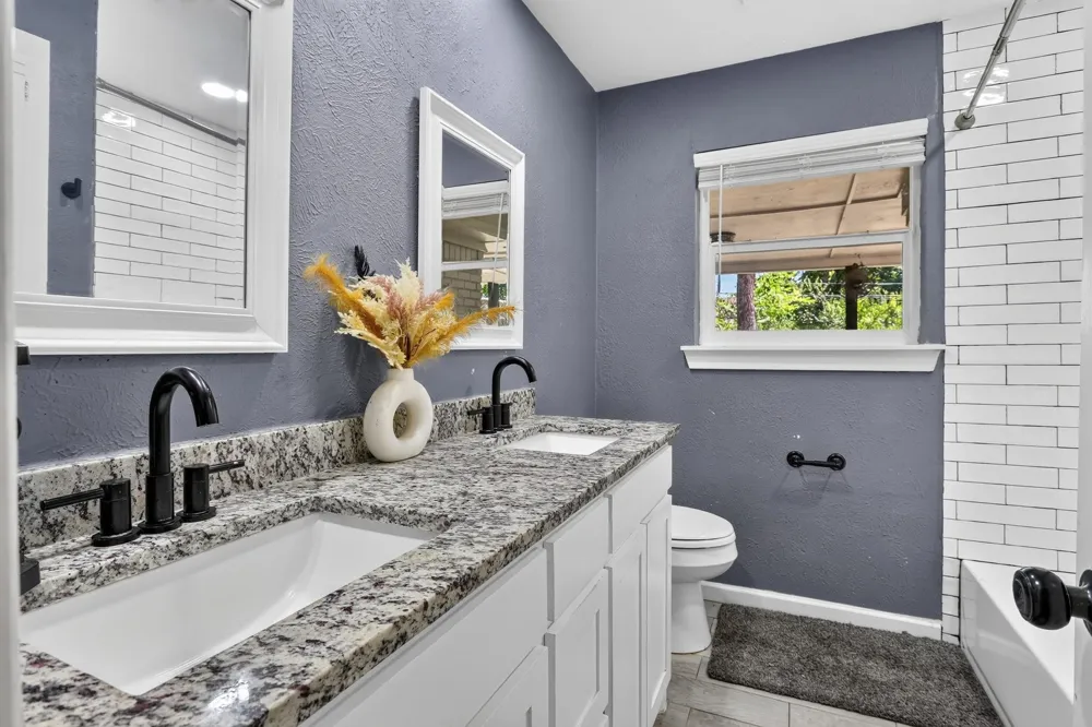 8117 Rush Street Benbrook, TX 76116