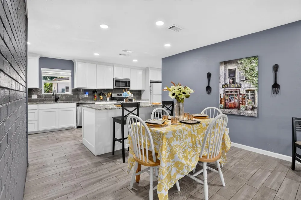 8117 Rush Street Benbrook, TX 76116