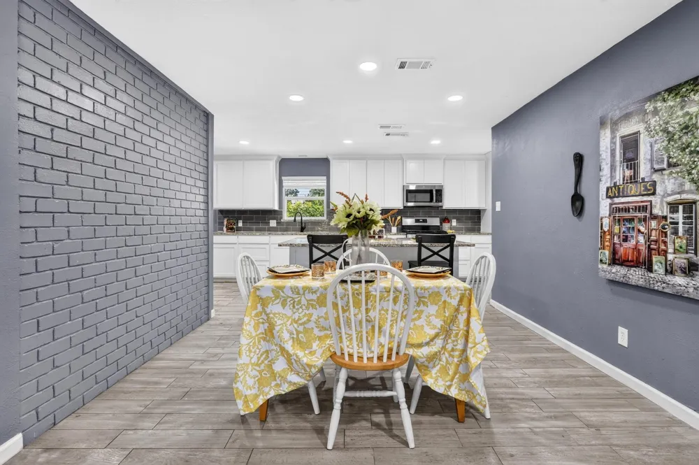 8117 Rush Street Benbrook, TX 76116