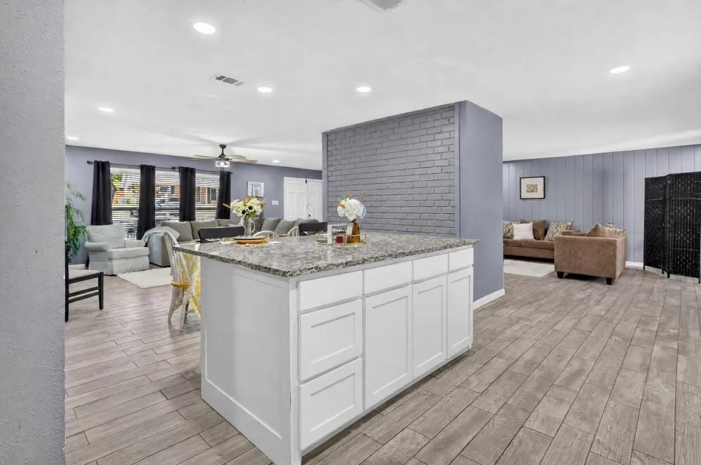 8117 Rush Street Benbrook, TX 76116